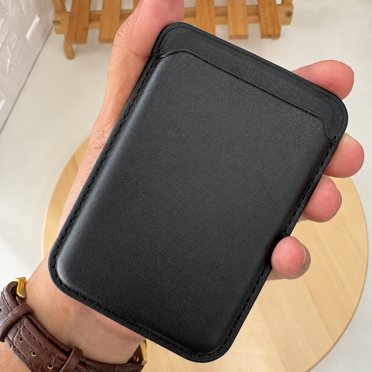 Magnetic card holder - Black