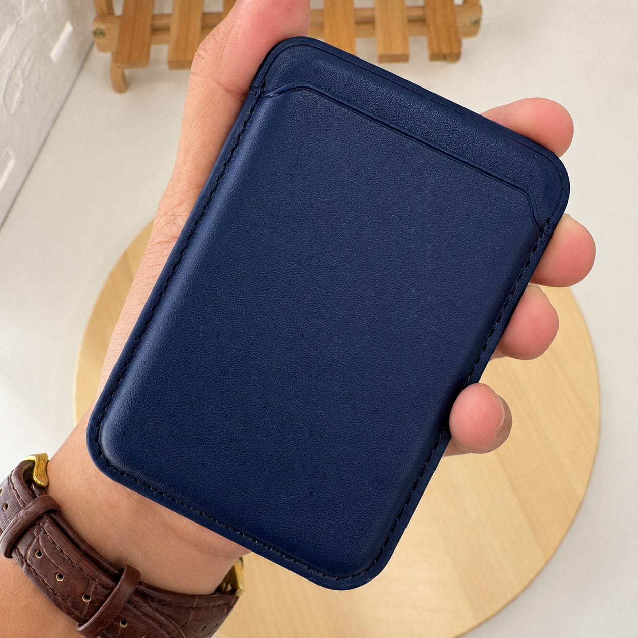 Magnetic card holder - Blue